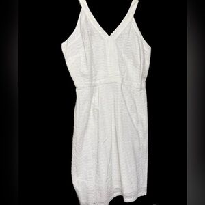 Old Navy Women’s White V Neck Eyelet Sleeveless Dress